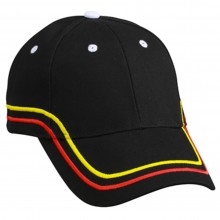 Бейсболка с выразительным дизайном Бейсболка с выразительным дизайном